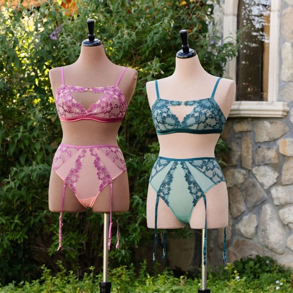 *NWT* Mentionables / Lace & Mesh High Waist Garter Panty / Garden Green / 1X - Picture 13 of 13